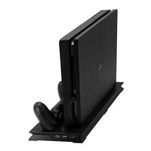 با پایه نگهدارنده و خنک‌کننده PS4 Slim مدل Ultrathin Charging Heat Sink تجربه‌ی بازی شما به یک سطح جدید ارتقاء می‌یابد. از خنک‌کننده گرفته تا شارژ دسته‌ها این پایه همه چیز را در یک بسته کوچک و کارآمد فراهم می‌کند. BaziAcc.ir