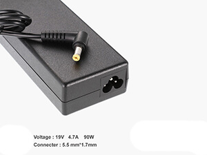 شارژر لپ تاپ ایسر 19 ولت 4.74 آمپر   یکی از محصولات با کیفیت برای شارژ لپ‌تاپ‌های ایسر است. ابعاد مناسب آن با 30 × 50 × 125 میلی‌متر و وزن 280 گرم آن را به یک شارژر قابل حمل و کارآمد تبدیل کرده است. مشخصات فنی: ولتاژ ورودی: 100 تا 240 ولت AC توان مصرفی: 90 وات ولتاژ خروجی: 19 ولت شدت جریان: 4.74 آمپر سازگار با لپ تاپ‌های ایسر BaziAcc.ir