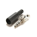 این فیش، از جنس فلزی و دارای روکش پلاستیکی می باشد. و برای اتصال به دستگاه‌های صوتی از قبیل هدفون، بلندگو یا سایر وسایل صوتی استفاده می‌شود. BaziAcc.ir