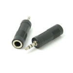 تبدیل نری میکروفن به نری هدفون AUX این مبدل توانایی تبدیل فیش جک نری میکروفن با ابعاد بزرگتر به فیش نری AUX استاندارد 3.5 میلیمتری را داراست. BaziAcc.ir