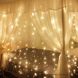 این ریسه ال ای دی با انعطاف بالا به شما این امکان را می‌دهد که آن را به آسانی در اطراف آیینه، روی میز، یا حتی درختان و گلدان‌های گل چیده و طراحی کنید. BaziAcc.ir