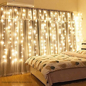 این ریسه ال ای دی با انعطاف بالا به شما این امکان را می‌دهد که آن را به آسانی در اطراف آیینه، روی میز، یا حتی درختان و گلدان‌های گل چیده و طراحی کنید. BaziAcc.ir