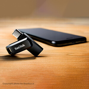 ویژگی ها :  ظرفیت: 64 گیگابایت رابط: USB 3.2 Type-A & Type-C (چرخشی دو منظوره)  فرم فاکتور: USB Flash Drive  نوع ذخیره ساز: فلش مموری BaziAcc.ir