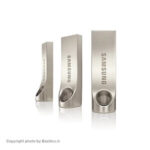 ویژگی ها : وزن: 14 گرم منبع تغذیه: پورت USB ظرفیت: 8 گیگابایت ولتاژ مورد نیاز: 5 ولت سرعت انتقال اسمی: 130 مگابایت در ثانیه BaziAcc.ir